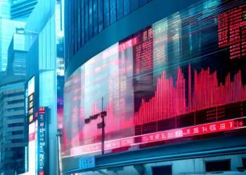 富国银行将“最受青睐”的股票市场板块列为“最受青睐”，并降低了医疗保健和通信服务的风险：报告