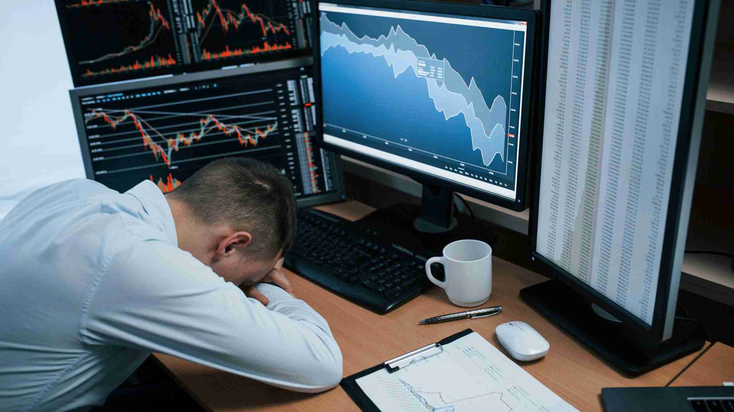 今日加密货币市场：比特币、以太坊跌至数月低点，流动性枯竭