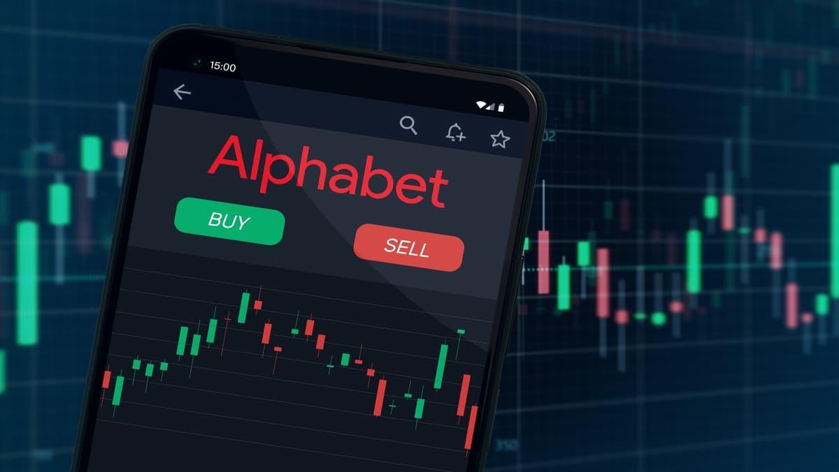 Alphabet (GOOGL) 在伯克希尔哈撒韦公司押注其股票后创下历史新高