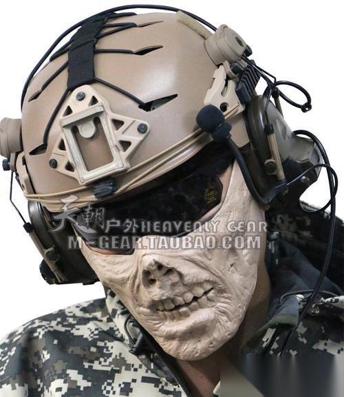 生化危机半脸面具使用方法是什么