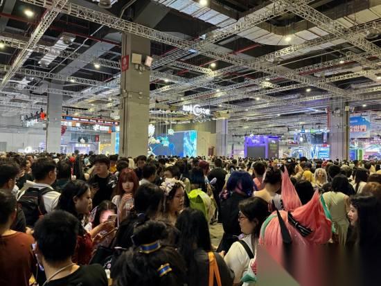 上海国家会展中心举办全球最大规模沉浸式文化嘉年华